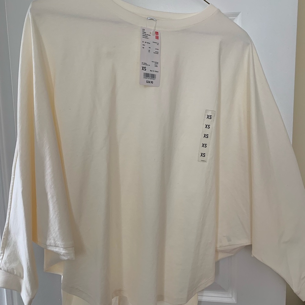 UNIGLO DOLMAN SLEEVE OFF WHITE TOP
